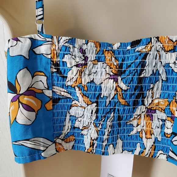 J.O.A. Lapa Blue Tie Front Smocked Crop Top - Picture 10 of 10